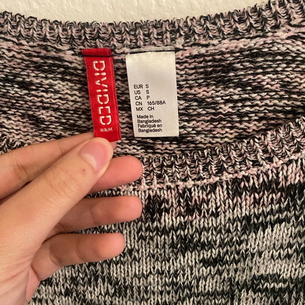 H&M Women’s Striped Knit Sweater - Size S, Multicolor, Long Sleeve, Crew Neck - Picture 2 of 4